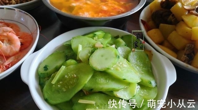 周末回家陪妈妈过“母亲节”，极简一餐火了朋友圈，网友：求蹭饭