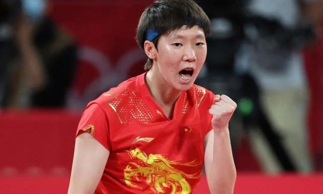 冠军|世乒赛冠军王曼昱0比3不敌香港名将，无缘决赛，自述输球原因