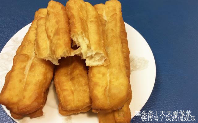 配方|炸油条加酵母是不完全对的,老阿姨教你正确配方,蓬松酥脆太香了