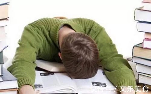 卤制品|痛风发作痛哭流涕？5种食物再喜欢也请远离，痛风不会频繁发作！