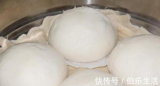 发面|发面时不能只用酵母粉，学会一个方法，30分钟发好，面食暄软不硬