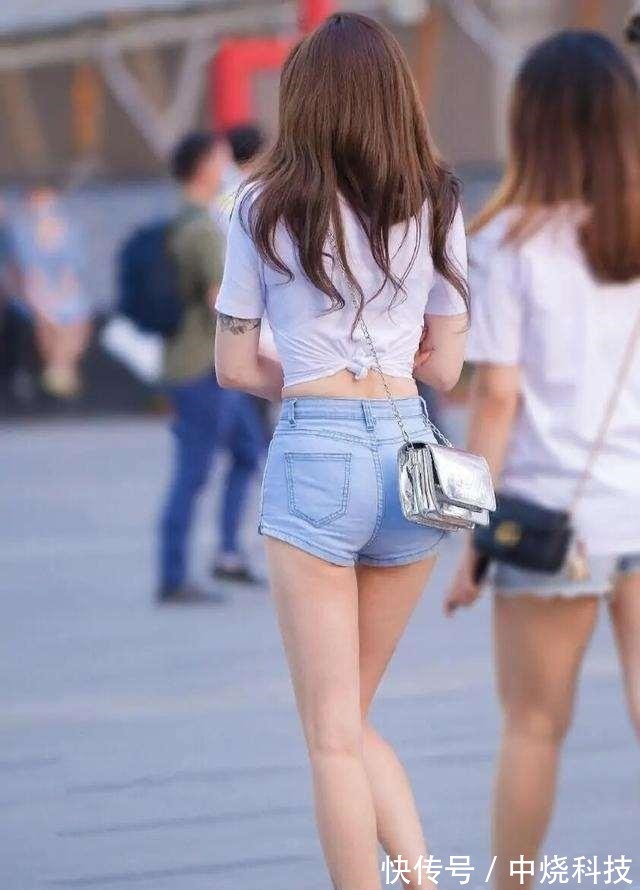 搭配 明亮耀眼的瑜伽裤蕴含着浓浓的时尚感,靓丽雅致又舒适,低调大气