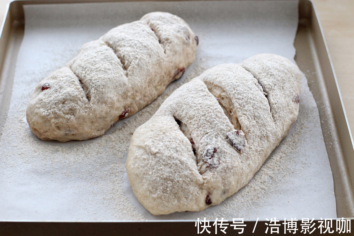 终于找到面包最省力的做法了，不用揉面、不加黄油，照样松软无比