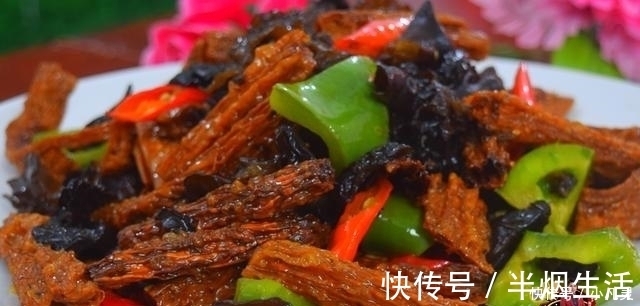 木耳炒腐竹最好吃的做法,简单美味又下饭,看看你喜欢吃不?