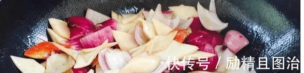 美味佳肴|洋葱和它一起炒着吃, 比肉还香, 比燕窝还养人, 还能清理血管!
