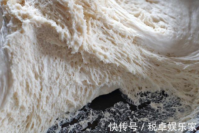 面食|发面直接加酵母粉和白糖是大错,教你一小妙招,发面只需10分钟