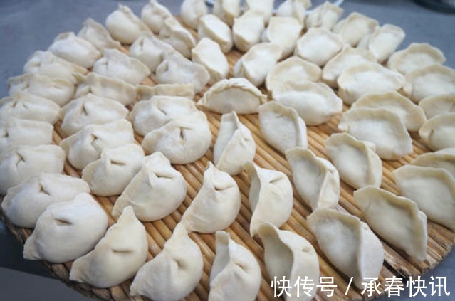饺子|饺子包好,最忌直接放冰箱冻!做好2步,饺子不粘连,煮时不破皮