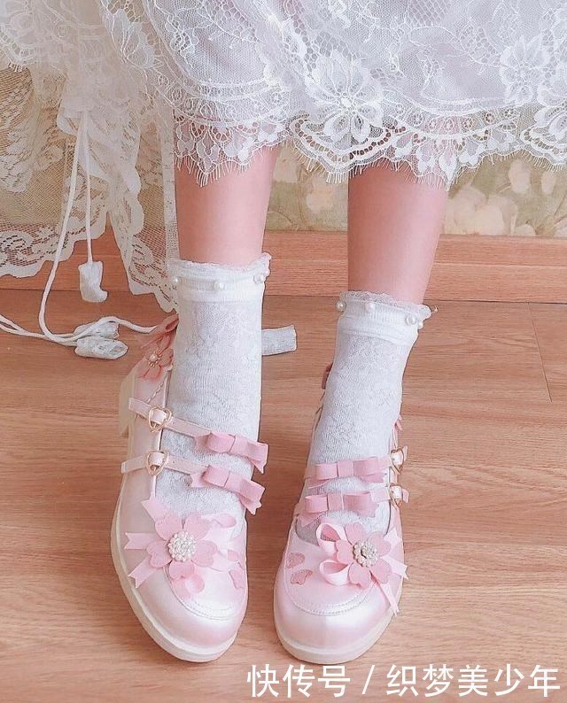 亮眼|最近火了一种鞋子叫“樱花鞋”,减龄又亮眼,lo娘都爱穿