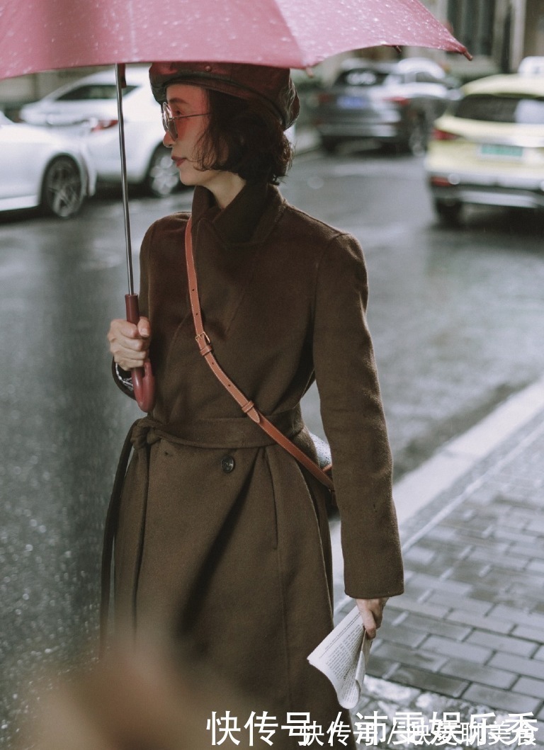 搭配 中年女人时髦过冬,该穿大衣还是羽绒服看看三木妈妈会有个答案