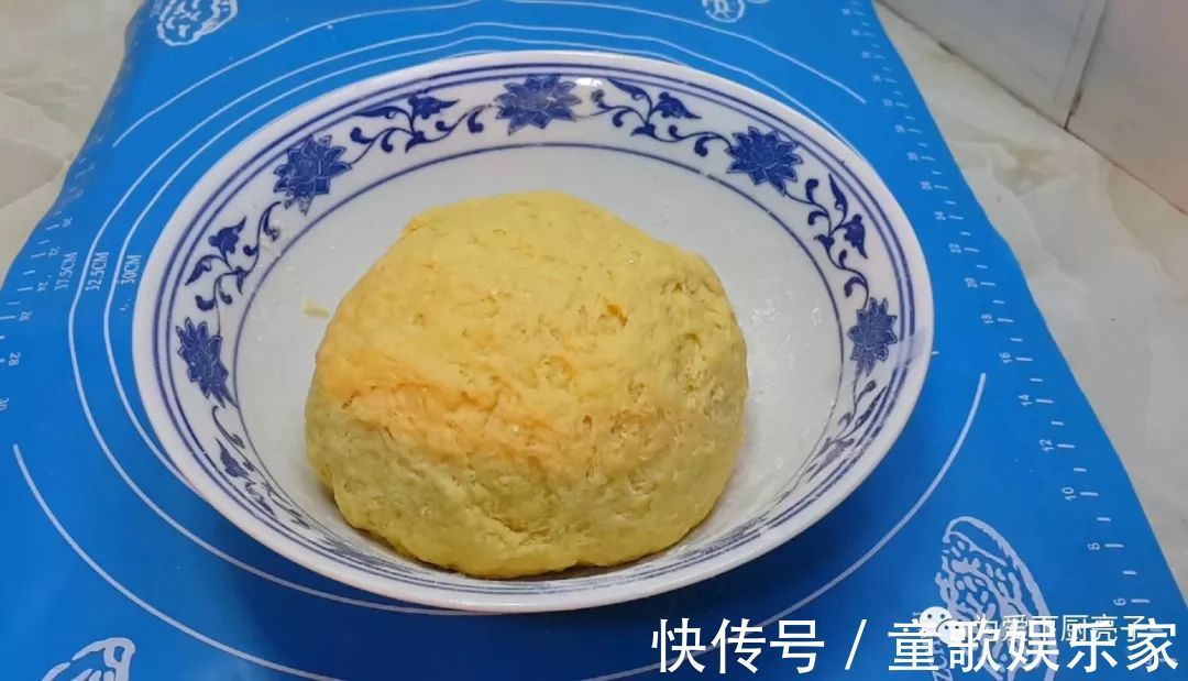 5个鸡蛋,1斤面粉,锅里一炒,做出创意小零食,比蛋糕好吃十倍