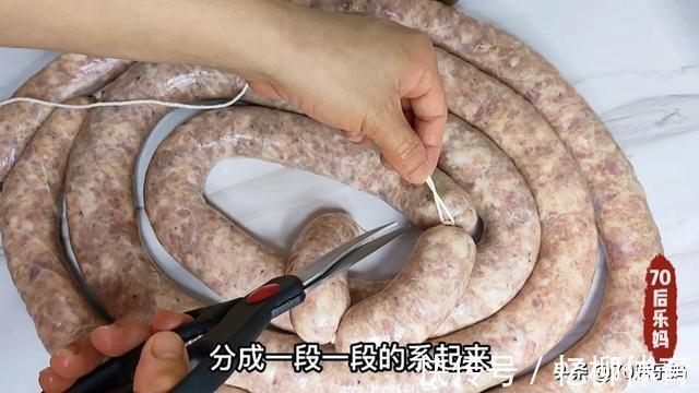 脆皮肠在家就能做,Q弹爆汁无添加,每根成本不到一块钱