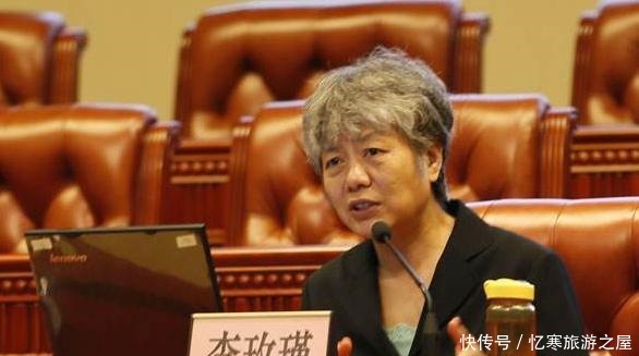 右脑|宝宝睡觉时有这3个举动,说明右脑发育好,将来多半有出息