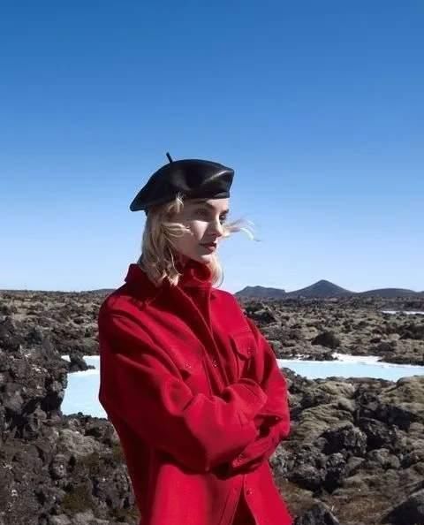 懂打扮的中年女人不显老！3种帽子的冬季搭配法，好看又不老气