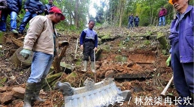 纪文达公遗集|河北发现纪晓岚之墓,坟前坐了七个女子,揭开纪晓岚的真实面目