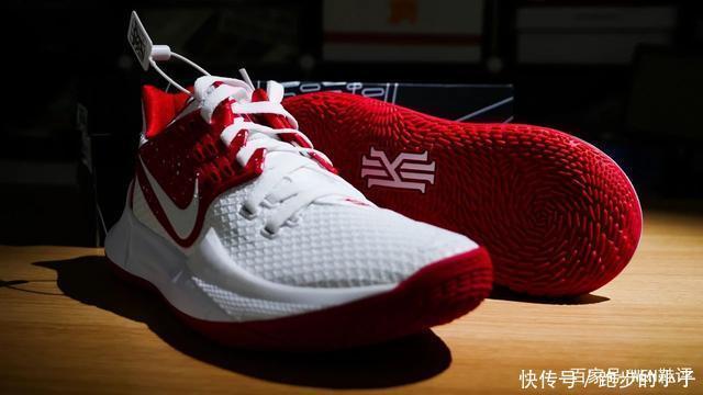  600块前后掌双气垫！Nike再次诠释团队款比签名鞋好