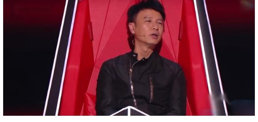 学员|《好声音》首播遭吐槽 8导师太多现场嘈杂