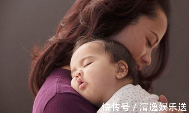 小宝宝|为何宝宝喜欢被抱着走动,一坐下就开始哭这些原因父母要明白
