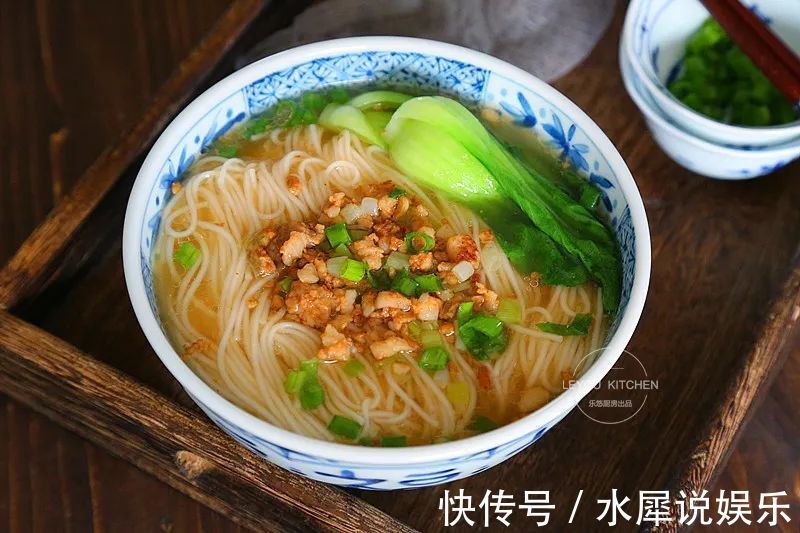 10分钟早餐面，肉末和面条的搭配，好吃到连汤都不想剩下