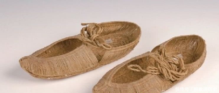 我国古代的鞋子为什么鞋头大都上翘?上面体现了古人的智慧