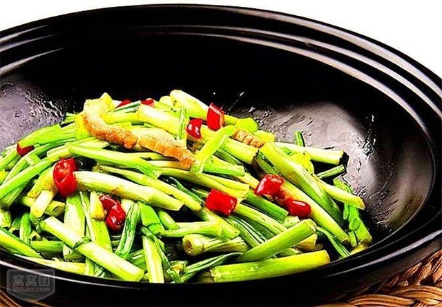 风火牙痛|这种野菜被称为“夫妻菜”，它能降血压还能治疗贫血，你吃过吗