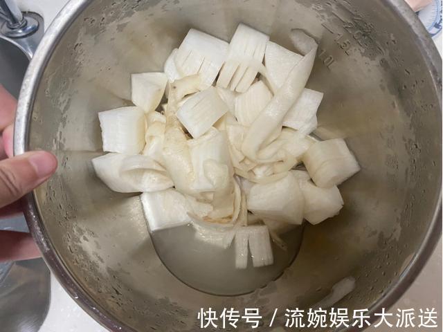 腌萝卜用白醋还是陈醋专业厨师传授技巧,简单快手又脆爽