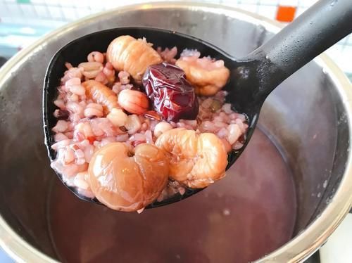 腊八粥做法超简单，软糯香甜，一碗下肚，帮你驱散严寒