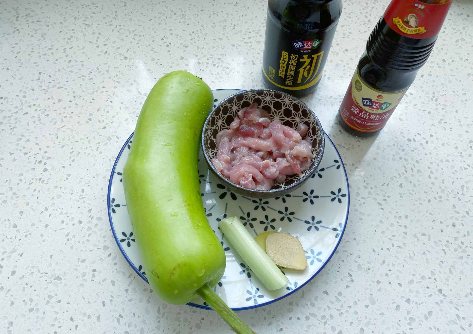 瓠子烧肉|瓠子烧肉的家常做法，味道清爽又美味，5分钟上桌全家都爱吃