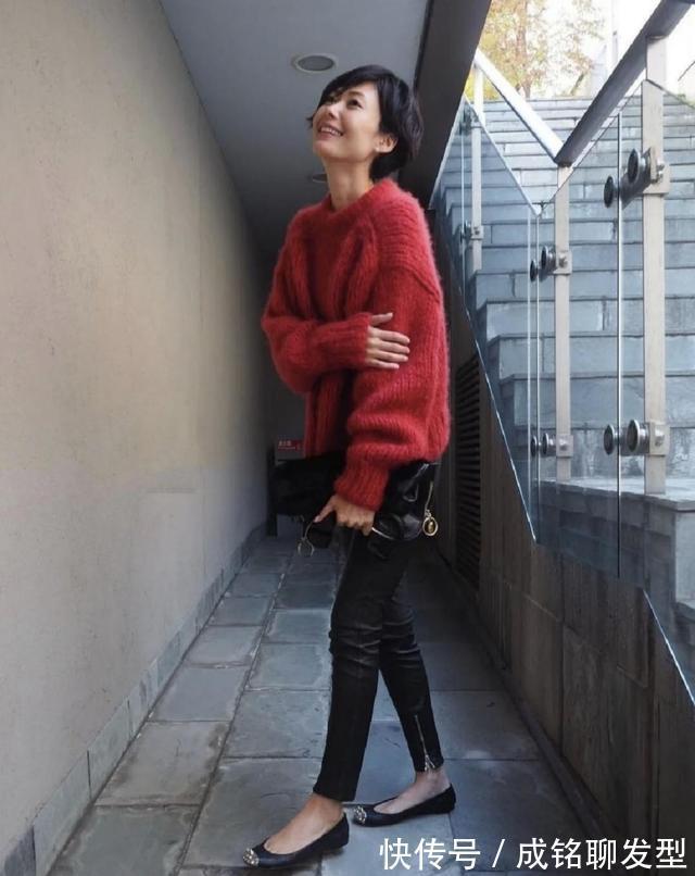 穿搭|这才是40岁女人最好看的穿搭,自然真实不“装嫩”,优雅又养眼