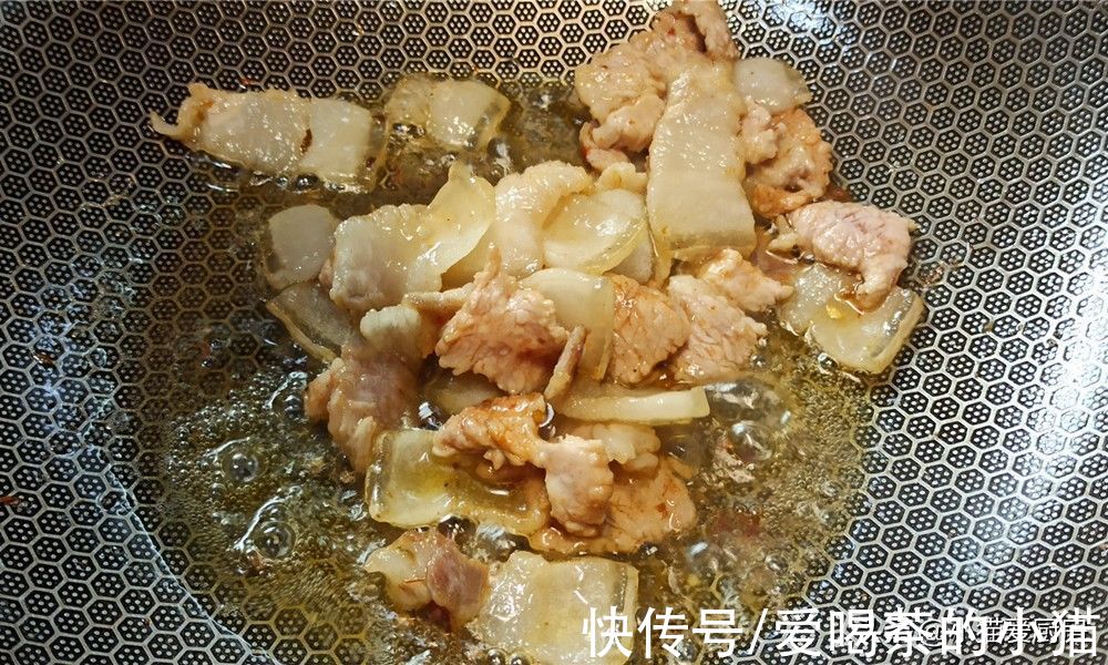 教你在家做干锅千页豆腐，香味浓郁，风味独特，一点都不比饭店差