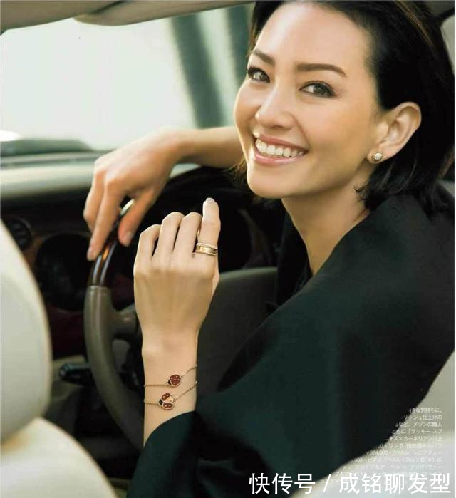 蕾丝 把黑色穿好才叫高级,经典时尚永不过时,实用搭配让你时尚感爆表