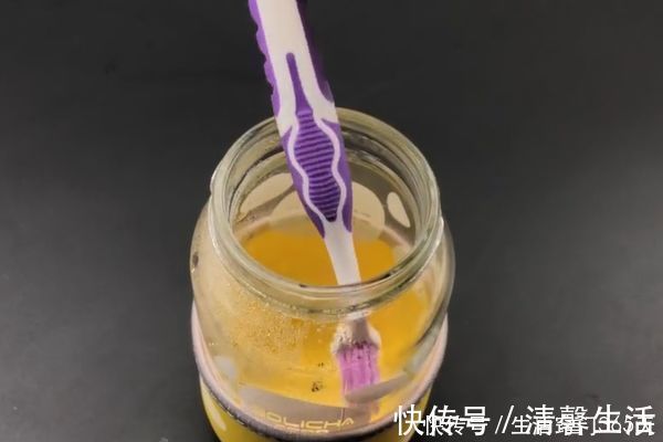 打火机|旧牙刷用打火机烧一烧，没想到还有这个妙用，10个人9个人不知道