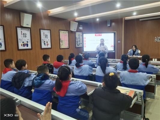 雷锋小学：“中华经典 全员诵读”年级挑战赛