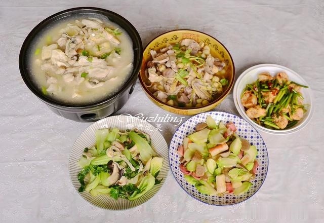 结束房贷的日子，伙食吃得很丰盛，顿顿有荤菜，真满足