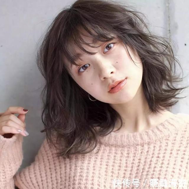 姐妹|发量少就留这3款发型,掉头发都不心疼了呢,秒变发量王者