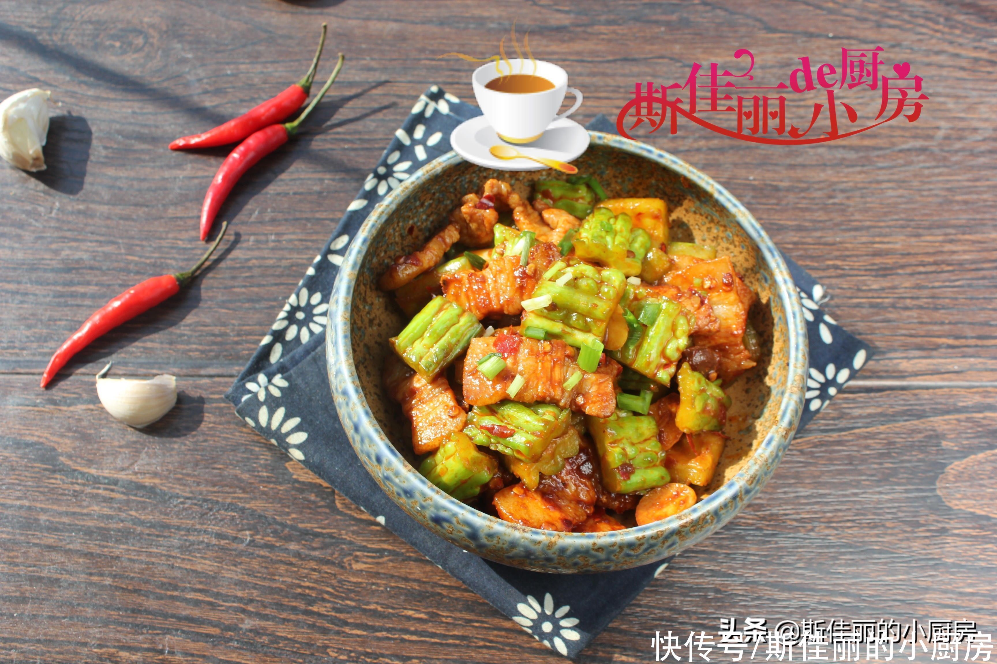 翻炒均匀|入夏后土豆南瓜靠边站,最该多吃的菜是它,清热下火,不吃可惜了