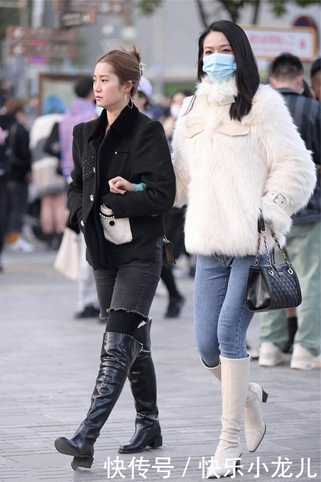 时尚穿搭，美女搭配米色的高跟长靴，经典又不失时尚格调