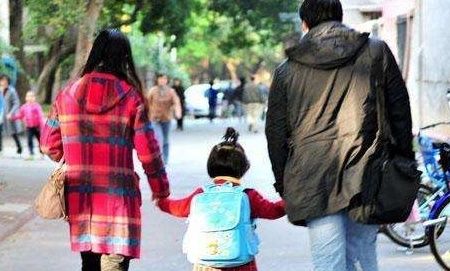 幼儿园|宝宝入园以后有这4种反应，说明是受委屈了，家长别忽视