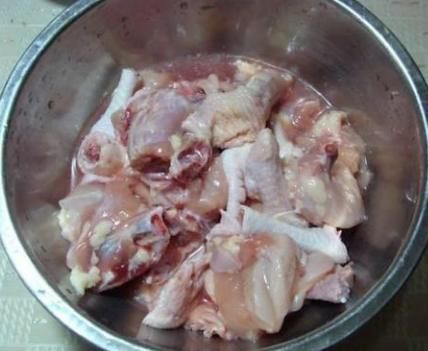 鸡肉|天冷多吃这肉,比猪肉便宜,比羊肉温和,简单炖一炖,美味又滋补