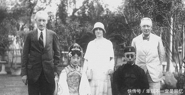 晚年|晚年溥仪游览故宫,遇到一个人后脸色大变,令陪伴的友人惊奇!