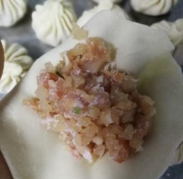 灌汤包怎么做?大厨教你秘方,简单易上手,鲜美多汁,不比饭店差