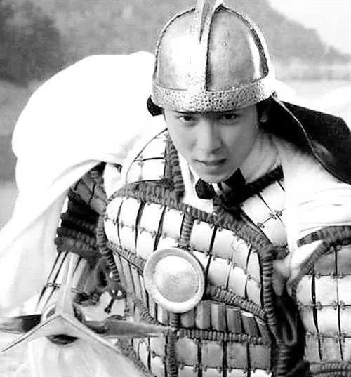 薛仁贵|薛仁贵薛丁山薛刚,谁的武功更强些,薛家将真实和虚幻间的故事