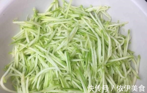 瓜子|冬天多给孩子吃这早餐，护眼长个子，提高免疫力，比喝牛奶强！