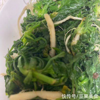  荠菜鲜肉虾皮水饺这样做百吃不腻，吃1次不过瘾