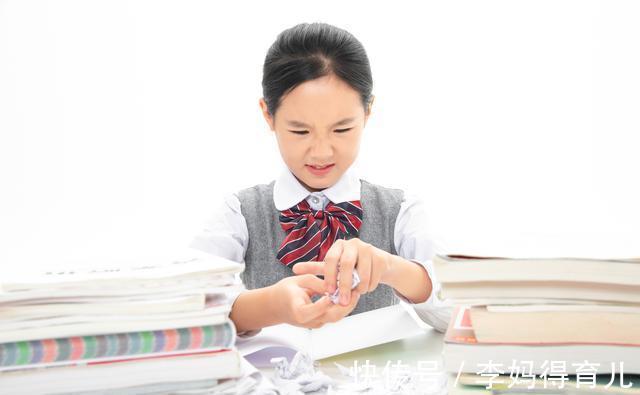 妈妈|家长要懂得和孩子耍心眼儿:想孩子优秀,妈妈要先学会“三个装”