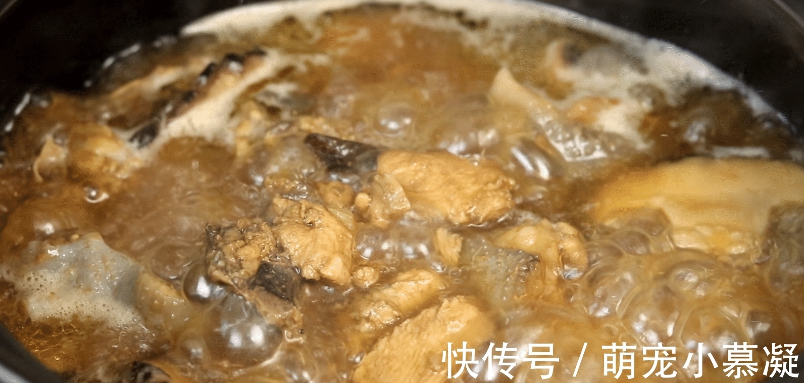 焯水|炖鸡肉时,切记别直接焯水,教你正确做法,鸡肉鲜香嫩滑不腥不柴