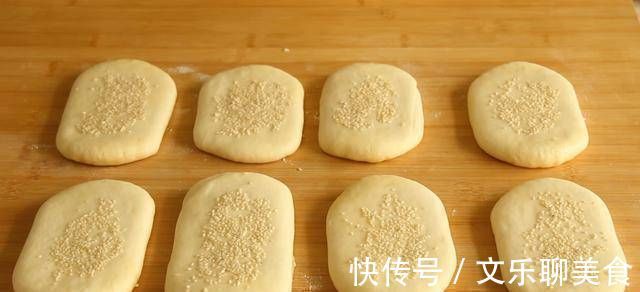 不用烤箱,只需牛奶和面粉,在家也能吃到酥到掉渣的火烧了
