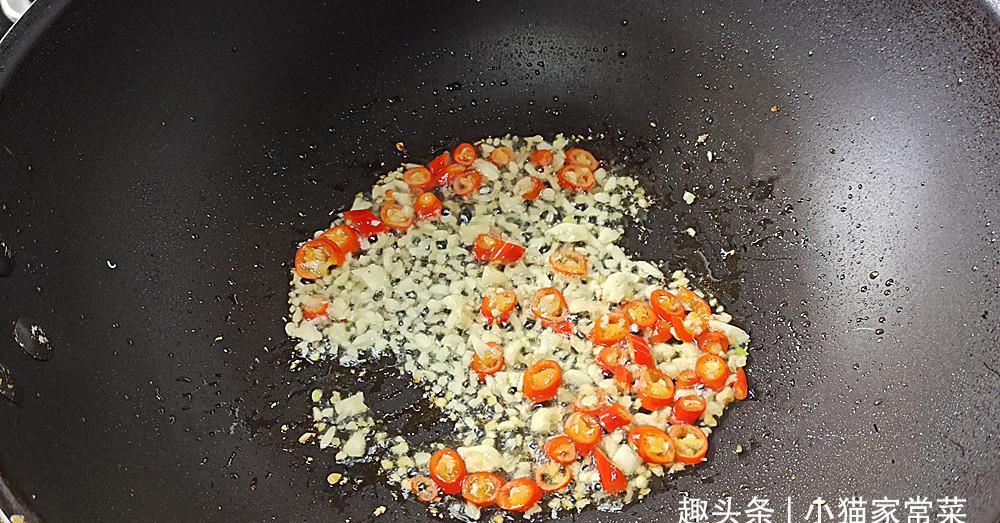 鸡蛋和娃娃菜一起制作,清爽不油腻,鲜嫩又美味,好吃下饭的菜