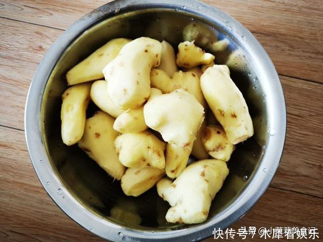 红枣和它是一对,天冷了这样熬一熬,早上泡水喝,暖胃暖身气色好