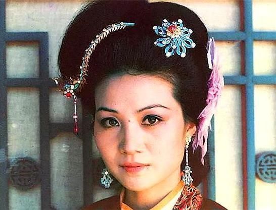 马道婆|红楼梦：怪不得王仁会卖掉巧姐，你看王熙凤做了什么事？