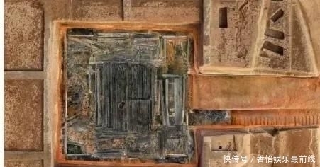 村民打井发现古墓,出土3本失传古籍,考古家改写历史